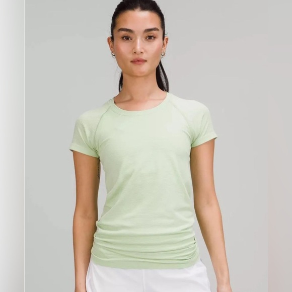 Lululemon Swiftly Tech Short Sleeve Shirt 2.0 Size 6 - Picture 1 of 5